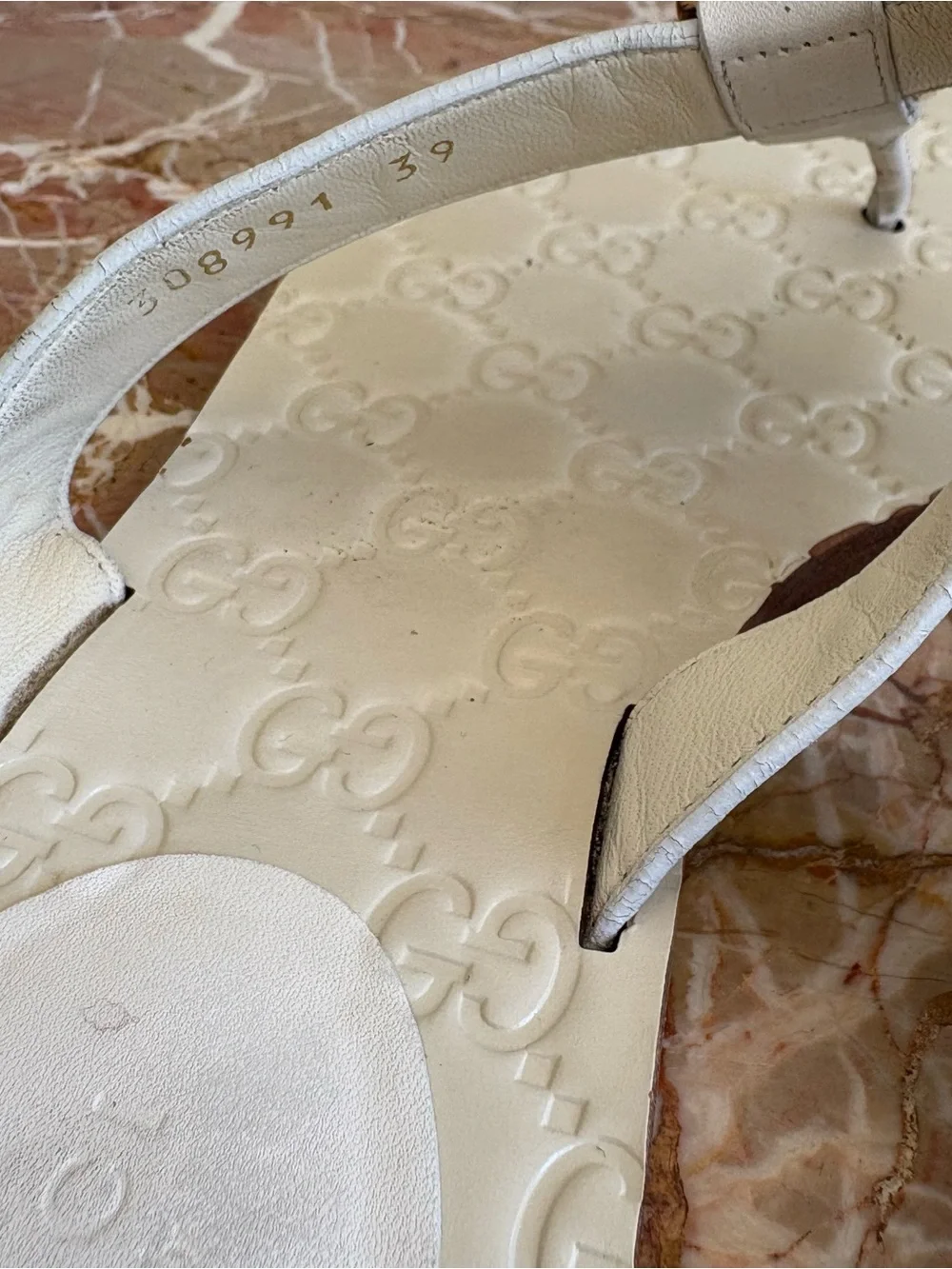 Gucci White Leather GG Thong Sandals with Gold Double G Size 39 SEE PHOTOS